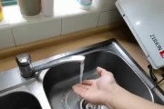 热水器老唧唧响的原因及解决方法（探寻热水器噪音的根源）