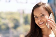 打电话时如何正确拿手机拍照？
