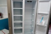 如何正确清洗冰箱（掌握清洗冰箱的关键步骤，让你的冰箱恢复清洁与卫生）