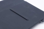 特斯拉车载充电器总成拆解步骤是什么？