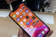 如何在iPhone11上添加公交卡（简单操作让你轻松实现手机刷卡乘车）