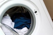 解决洗衣机自行启动问题的方法（避免洗衣机自行启动的技巧与建议）