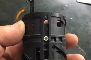 相机镜头拆卸导柱的方法是什么？