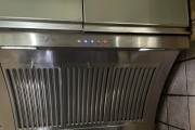 如何彻底清洗室内油烟机（使用正确方法）