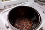 电饭煲异物取不出怎么办（遇到电饭煲内有异物卡住）