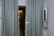 窗帘和空调安装指南（简单易学的窗帘和空调安装方法）