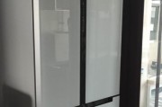 如何正确清洗法式四门冰箱（全面指南帮助您保持冰箱的清洁与卫生）