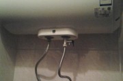 使用导热油的热水器是什么品牌？这种热水器的工作原理是什么？