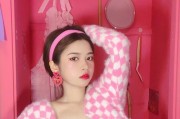 如何使用芭比魔性镜头进行手机拍照？