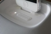 小飞碟与音箱连接的正确方式是什么？