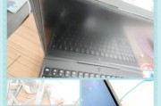 电脑左边图标出现白框？这是什么问题导致的？