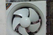 如何正确清洗抽油烟机外排风扇（简单易行的清洗方法让你的厨房更清新）
