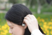 上学时如何佩戴蓝牙耳机更合适？