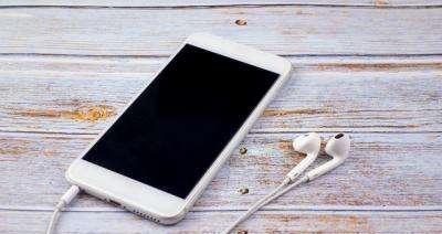 解决苹果手机打王者发热卡顿的有效方法（优化设备、调整设置，让游戏体验更流畅）