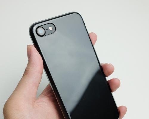 iPhoneSE对比iPhone11（性能、价格、外观、摄像头等方面的对比，帮助你做出明智的选择）