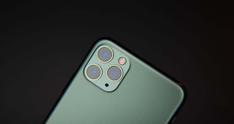全面解析iPhone11Pro真机体验（从设计到性能，探秘iPhone11Pro的卓越之处）