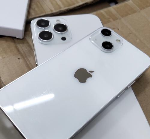 iPhone13全系电池续航实测（逾越极限，超乎预期的电池续航能力，iPhone13全系惊艳亮相）
