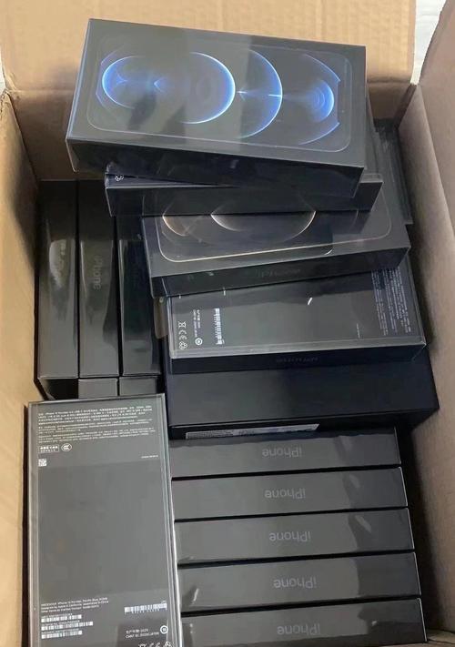 三款iPhone12外形尺寸规格对比（探索iPhone12系列的尺寸之谜）