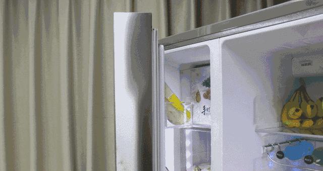 冰箱里水冻住的处理方法（保持食物安全）