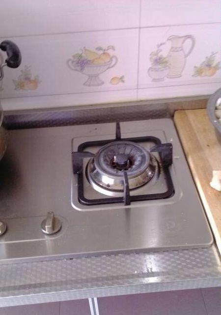 燃气灶打不着火的原因及解决方法（燃气灶无火花的常见问题和解决技巧）
