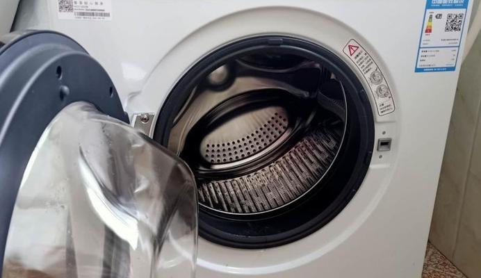 洗衣机漏水的解决方法（如何修复洗衣机不封闭漏水的问题）