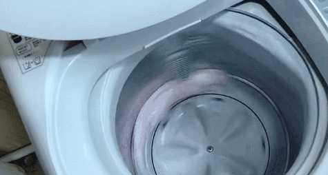 洗衣机内筒清洗指南（解决洗衣机内筒污垢的实用方法）