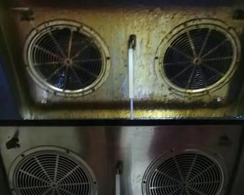 如何清洁燃气灶（简单有效的清洁方法）