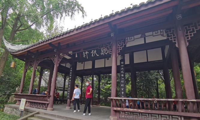 探寻杜甫草堂博物馆的文化底蕴（感受千年古迹的历史韵味）