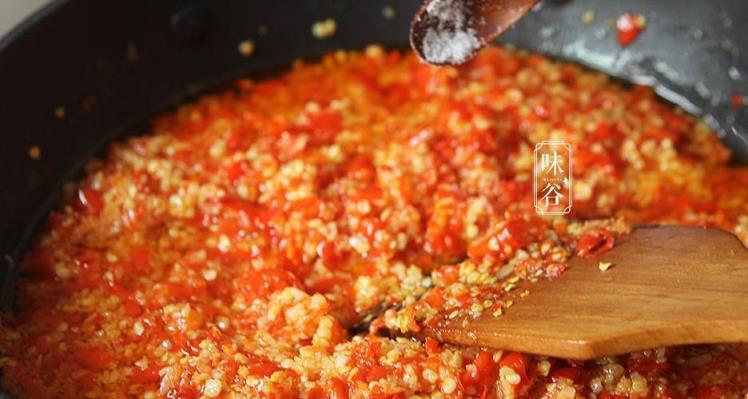 辣椒酱的制作方法及配料（口感鲜美、易制作的家常辣椒酱）