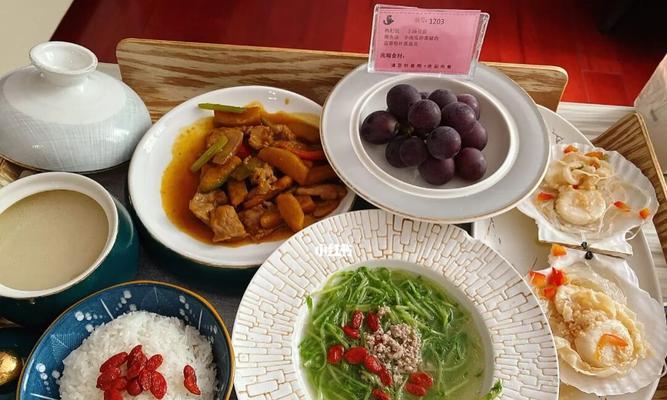 如何做好月子餐——月嫂教你照顾产妇的饮食需求（月子餐）