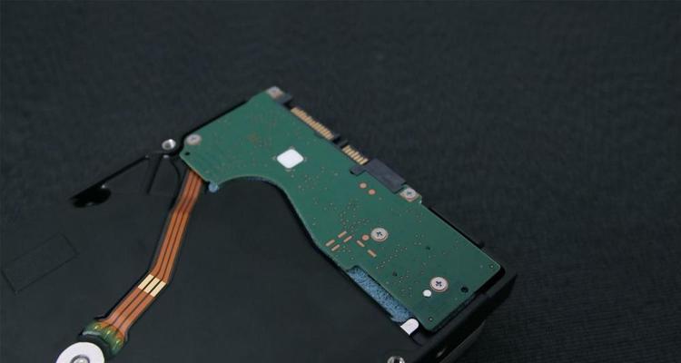 以氦气硬盘（突破性技术的关键——氦气硬盘的优缺点分析）