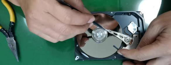 硬盘无法读取修复技巧（解决硬盘无法读取的实用方法）