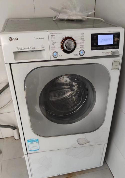 显示器不亮的家电维修技巧（解决显示器不亮的简单方法）