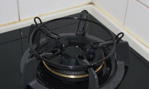 家用燃气灶火小，应该如何处理（解决家用燃气灶火小的方法和注意事项）