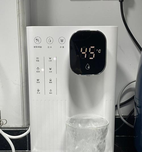 解决桶装饮水机水箱空问题的有效方法（如何避免桶装饮水机水箱空造成的不便）