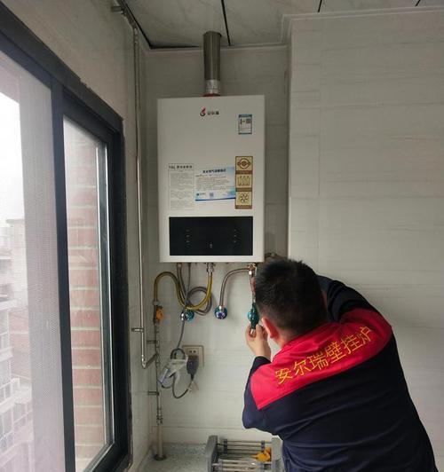 樱花燃气热水器故障及排除方法（EE故障和风机故障的原因分析及解决方案）