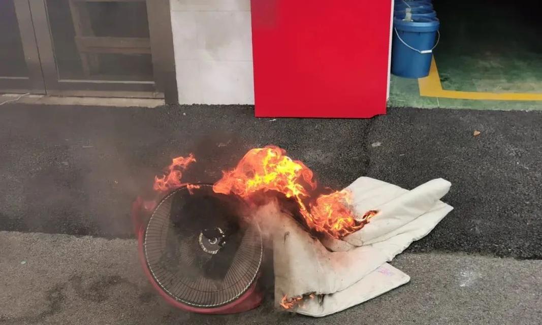 电视机自燃后的应对措施（如何安全处理不通电的电视机自燃事故）