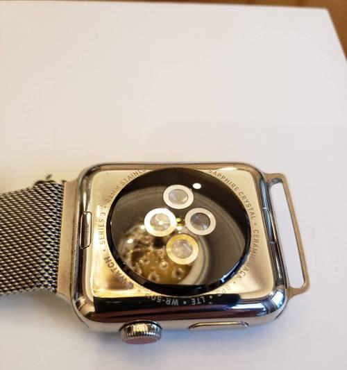 探索AppleWatchSeries3的时尚与功能（引领智能手表的革新与突破）