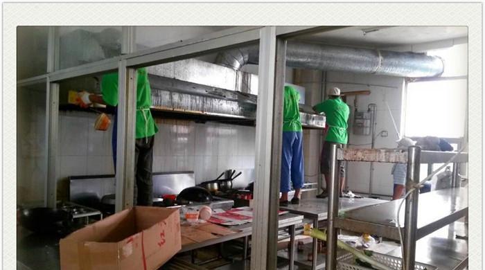 商用油烟机清洗管道的正确方法（为保持厨房环境清洁和安全的关键）