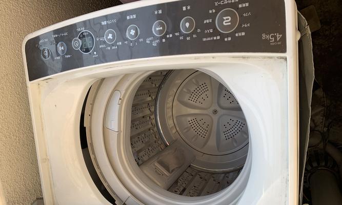 解析以力洗衣机报E4故障的原因（E4故障排查及解决方案详解）