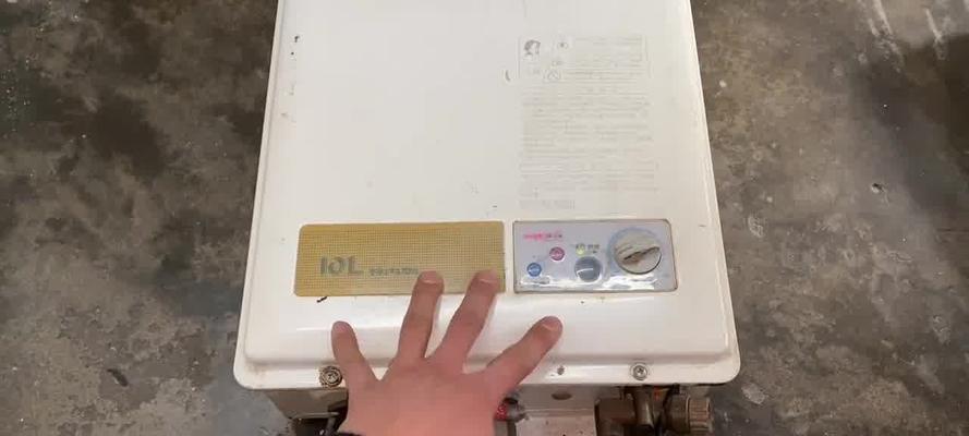 热水器排气阀滴水如何修理（了解原因）
