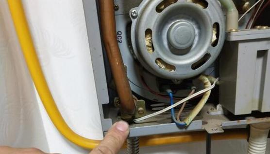 年代热水器风压开关故障怎么修？检修步骤及常见问题有哪些？