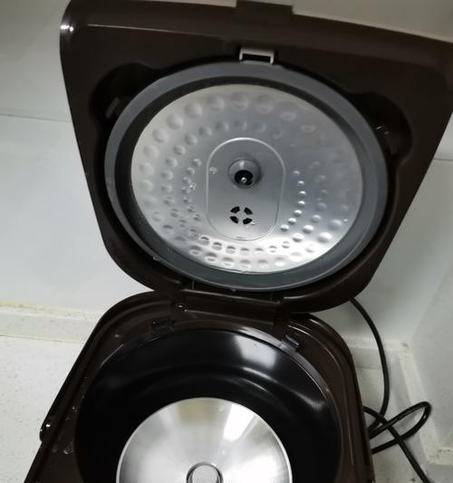 电饭煲加热不跳闸是什么问题？如何解决？