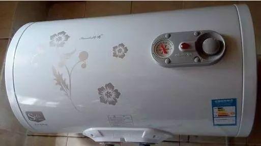 热水器底下出现水珠是什么原因？如何快速解决？