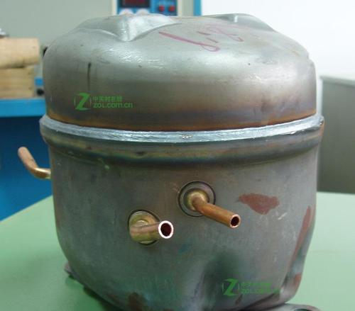 空调压缩机和冰箱压缩机的区别是什么？它们的工作原理有何不同？
