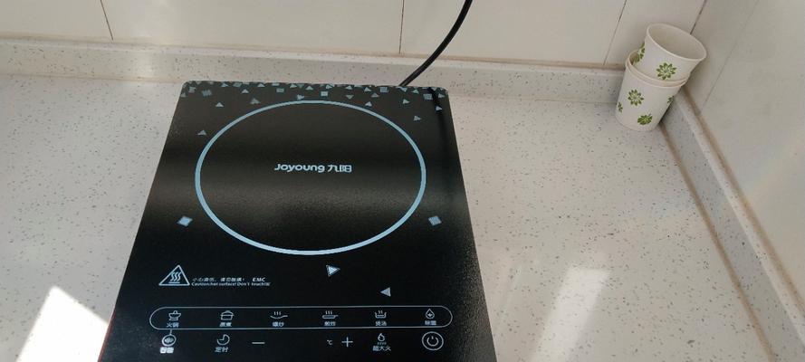 电磁炉显示E8代码代表什么？如何进行故障维修？