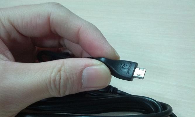 罗技k800键盘使用测评怎么样？常见问题有哪些解决方法？