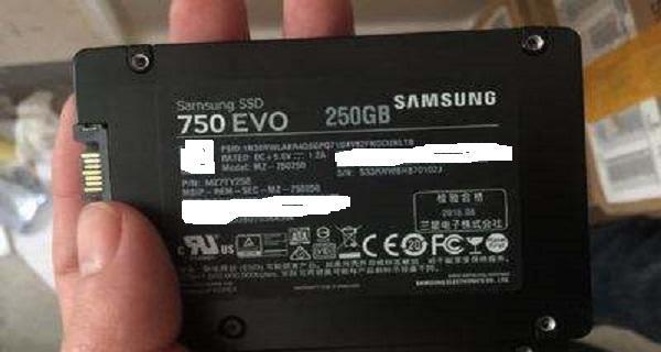 固态硬盘是什么意思？固态硬盘的工作原理和优势是什么？
