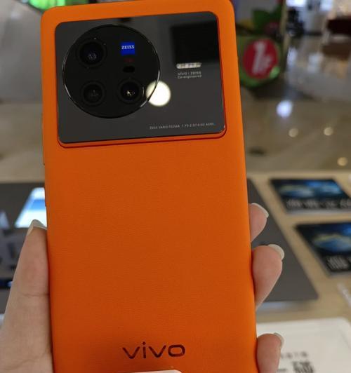 vivox80采用曲面屏设计吗？屏幕特性有哪些？