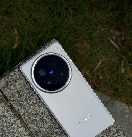 vivo系列的手机哪一款最好？2024年最新推荐与评测对比？